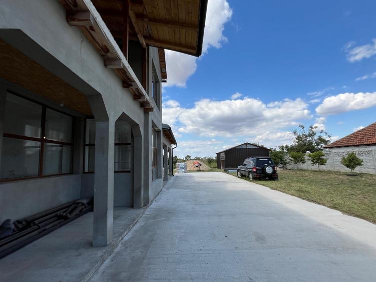 Casă cu 3 dormitoare, 600 mp utili, 2000 mp teren, Talpoș, Bihor. - 21