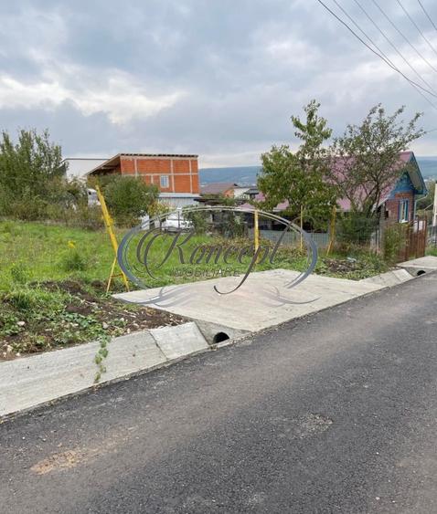 Teren intravilan generos cu utilitati si front larg in Jucu de Sus - 1