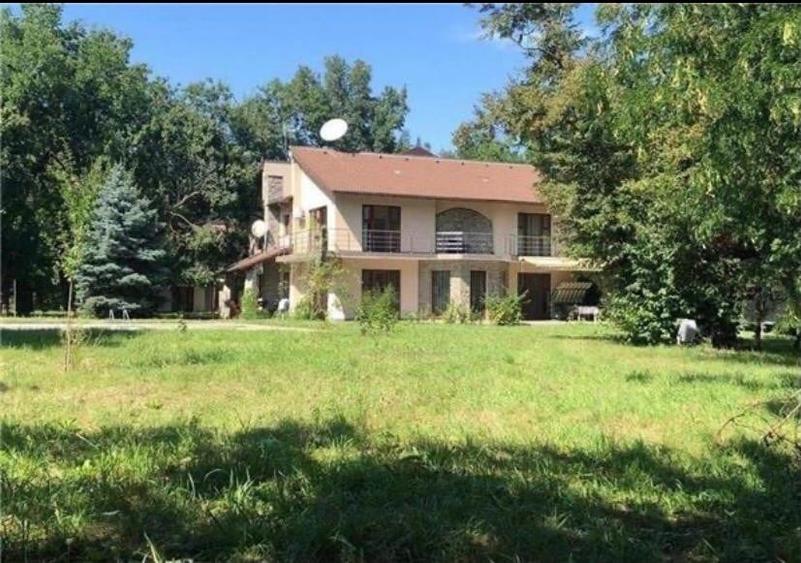 Proprietate inedita cu teren de 4400, si deschidere cu ponton pe Bega - 1