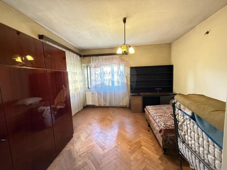 Teren 1100 mp si Casa Strada Luica Sector 4 - 8