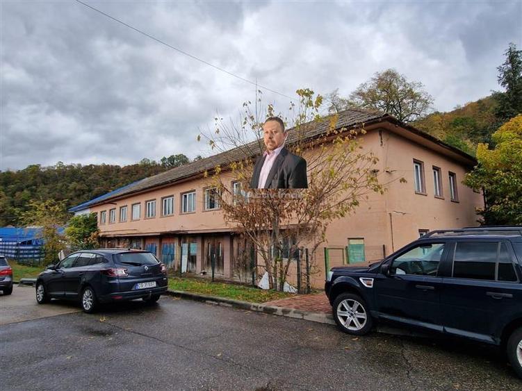 Resita CHIRIE Central, 785 mp. Parter, Etaj 1 - 8