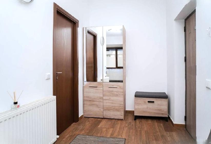 Studio modern - zona Palas - bloc nou - pat dublu - AC & CT - 2