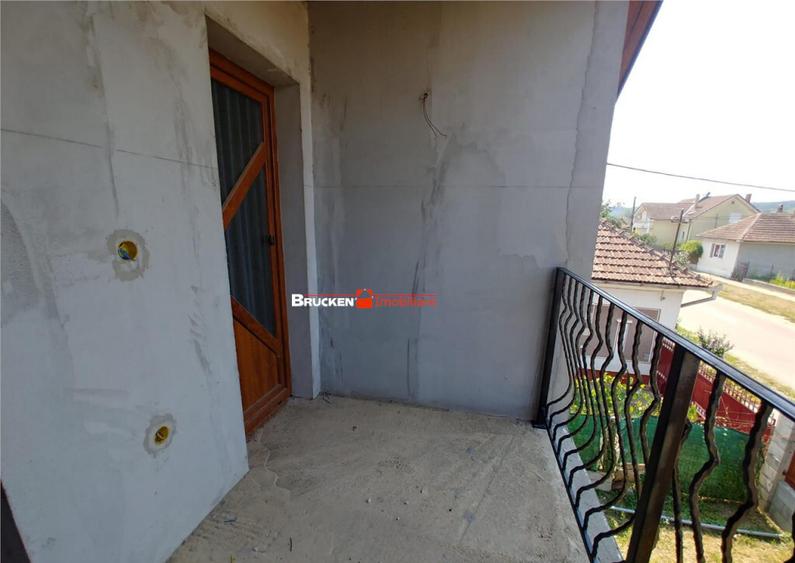 Casa de in zona centrala din Petreu - 30