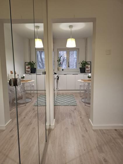 Tineretului, 2 camere decomandat, etaj 2, mobilat utilat, bloc 1983, parcare ADP - 12