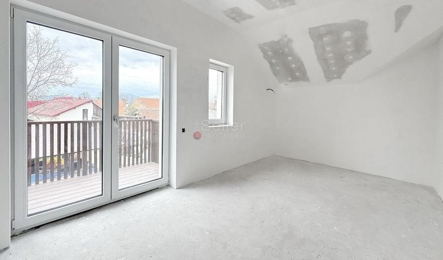 Complex cu acces limitat, retras de traficul urban - 5