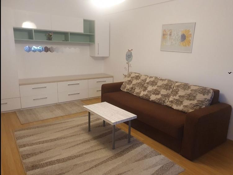 Inchiriez apartament mobilat 2 camere metrou - 2