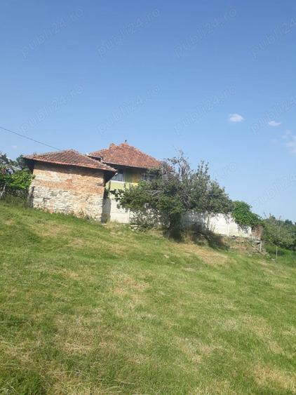 Casa batraneasca+teren de vanzare in sat Radosi,comuna Crasna,judetul Gorj - 4