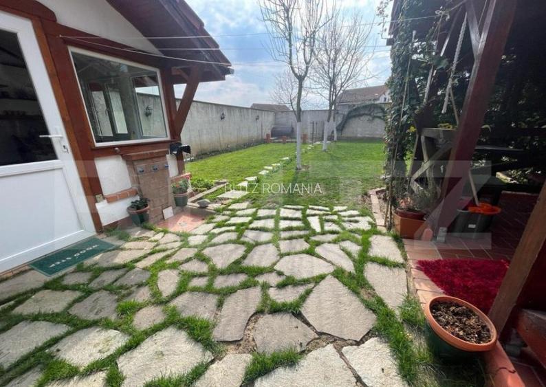 Proprietate versatila cu doua apartamente ?i casa cu tre Proprietate versatila cu doua apartamente ?i casa cu tre