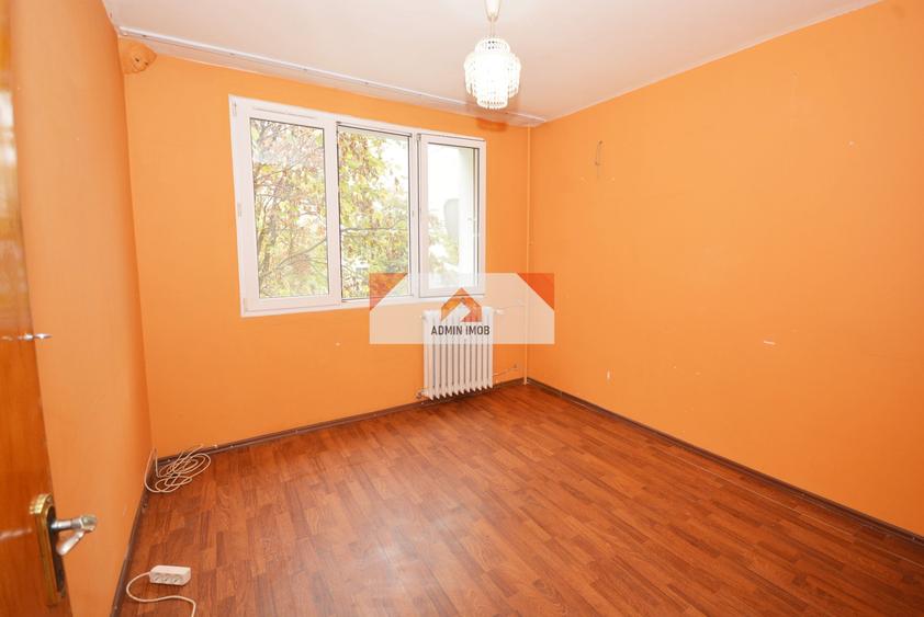 Apartament cu 3 camere decomandat în Giurgiului