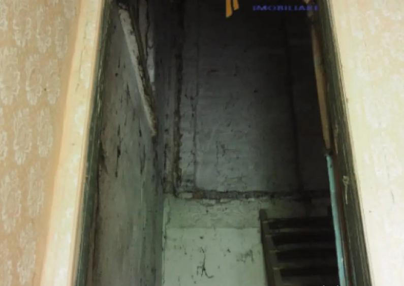 VAND CASA IN CENTRUL VECHI,DEJ,CURTE COMUNA,DE RENOVAT - 12