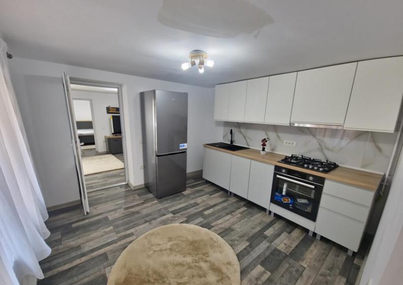 Casa individuala 3 camere foisor acoperit curte km 4 - 4