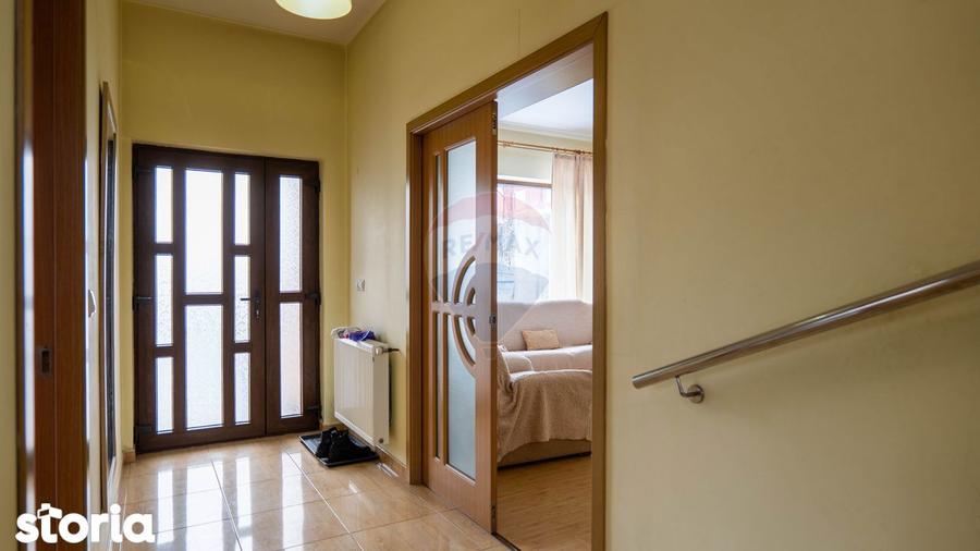 Casa / Vila cu 5 camere de vanzare - 3