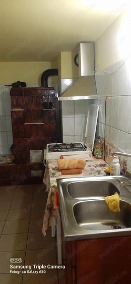 De inchiriat spa?iu de locuit in casa la curte plus dependin?e. - 5