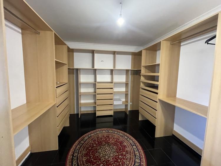 Curtea Domneasca, vila individuala, 6 camere, 3 bai, garaj, mobilata si utilata. - 11