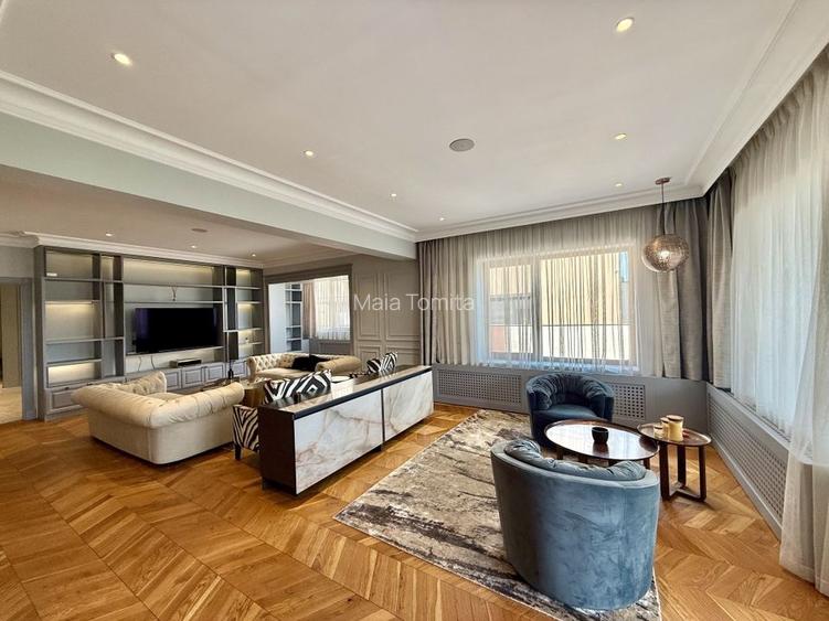 Apartament spectaculos cu 5 camere în zona Herăstrău