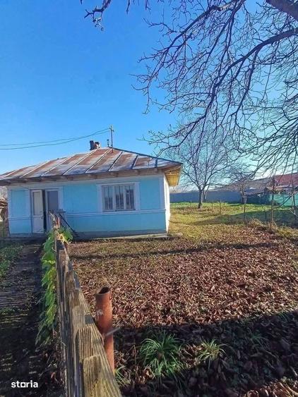 Casa de vanzare la 10 minute de Roman, teren de 1.225mp 33.800euro - 1