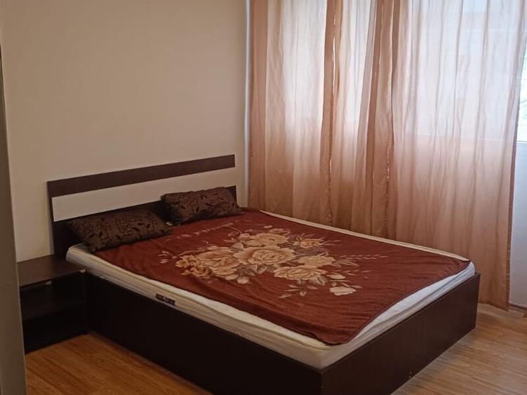 Mall Plaza 2 camere bloc tip P decomandat, et 2 din 4 balcon,  - 1