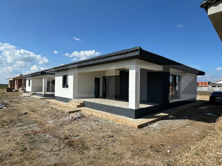Casă individuală cu 4 camere cu Canalizare în Sântandrei