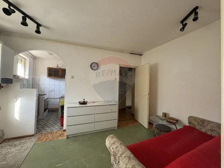 Ap. cu 3 camere, et.4, str. Feleac 1A - 7