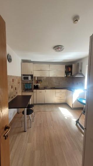 Vând casa 4 camere în zona Eroilor Ploiesti - 13