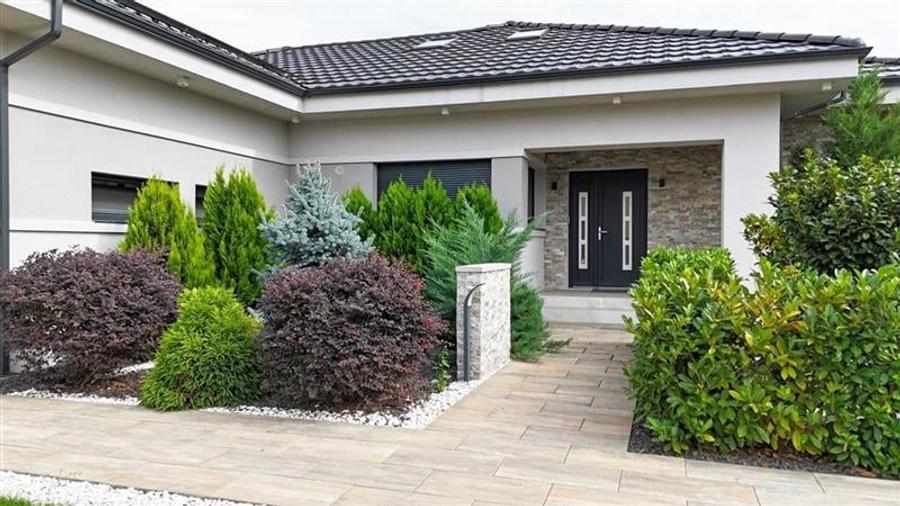 CASA /VILA SUPERBA P+ M, STIL MEDITERANEAN IN DUMBRAVITA - 1