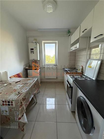 Apartament 2 camere cf 1 semidecomandat zona Crang - 3