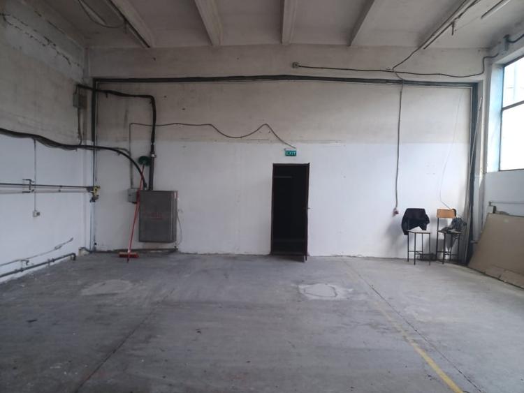 De vanzare hala industriala plus spatiu birouri - 2