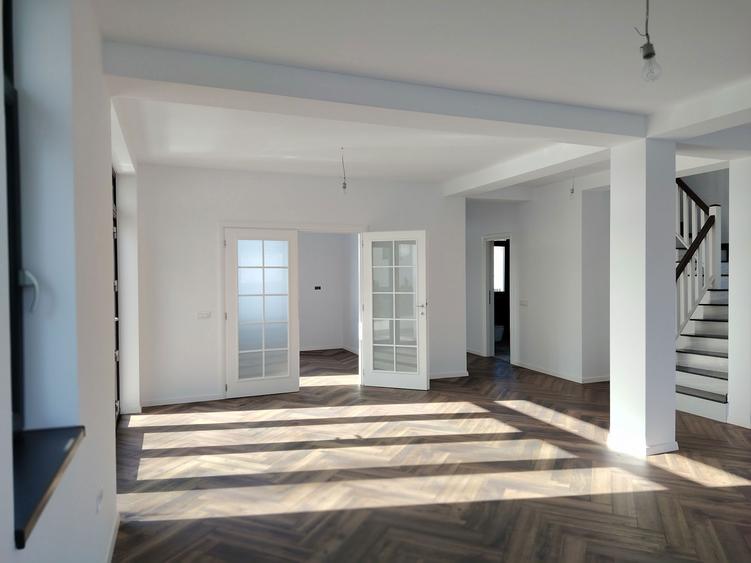 Casa moderna Barnova / constructie solida cadre / finisaje peste medie - 5