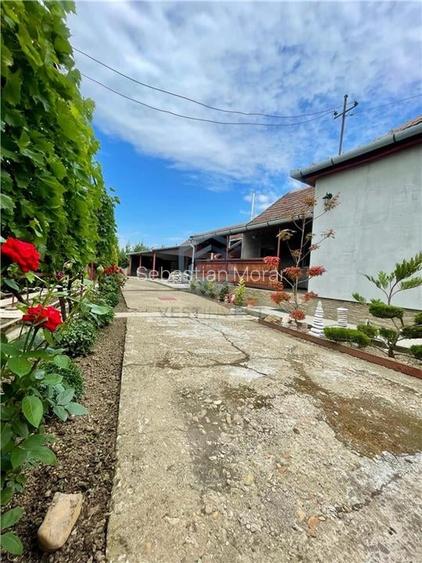 Casa cu 4 camere si livada la 35 km de Oradea