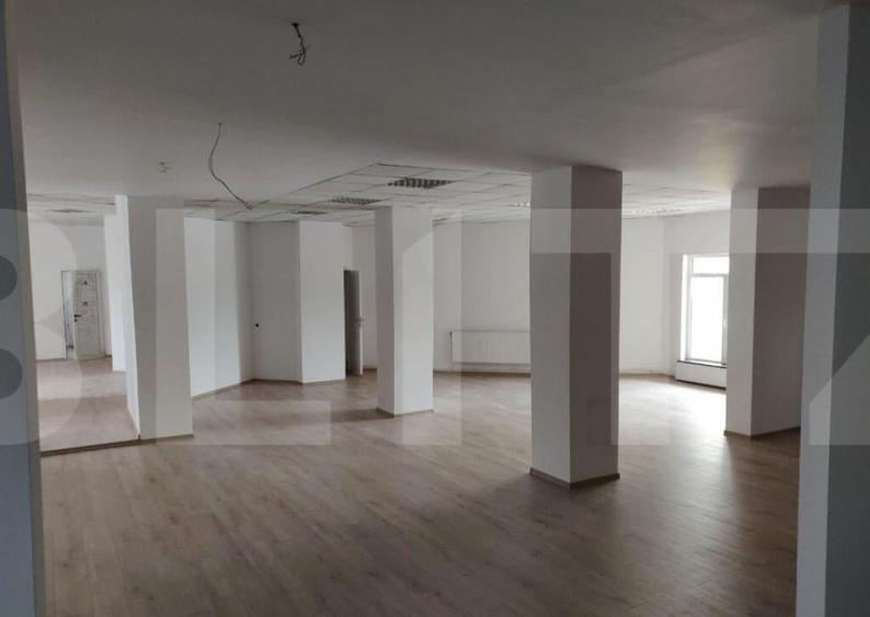 Spatiu in zona centrala, compartimentat, finisat nou - 9