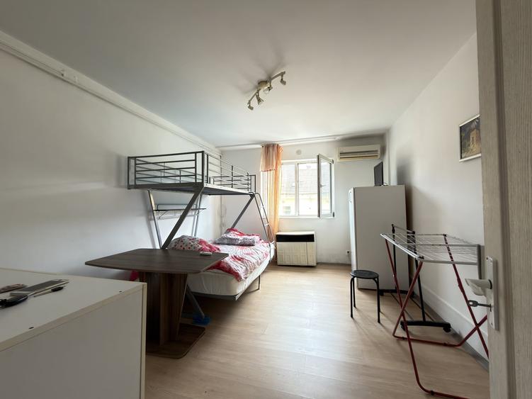 Garsoniera, 21 mp, etaj 3 - zona Garii - 1