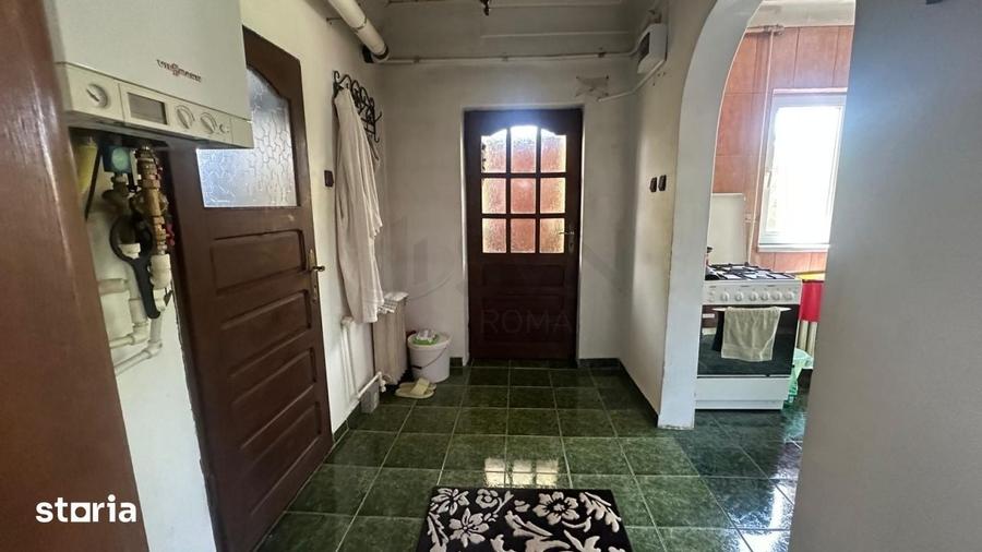 Casă cu 5 camere cu Teren 390 Mp în Chitila