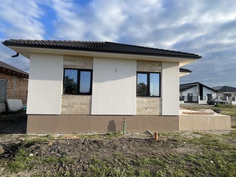 Casă cu 4 camere în Micești
