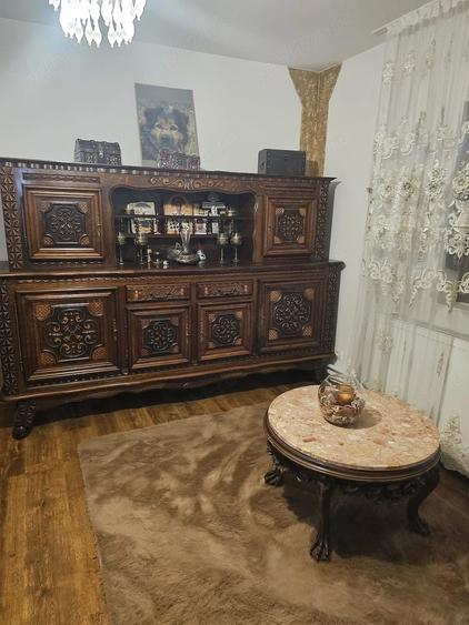Casă cu 5 camere cu Teren 2800 Mp în Central
