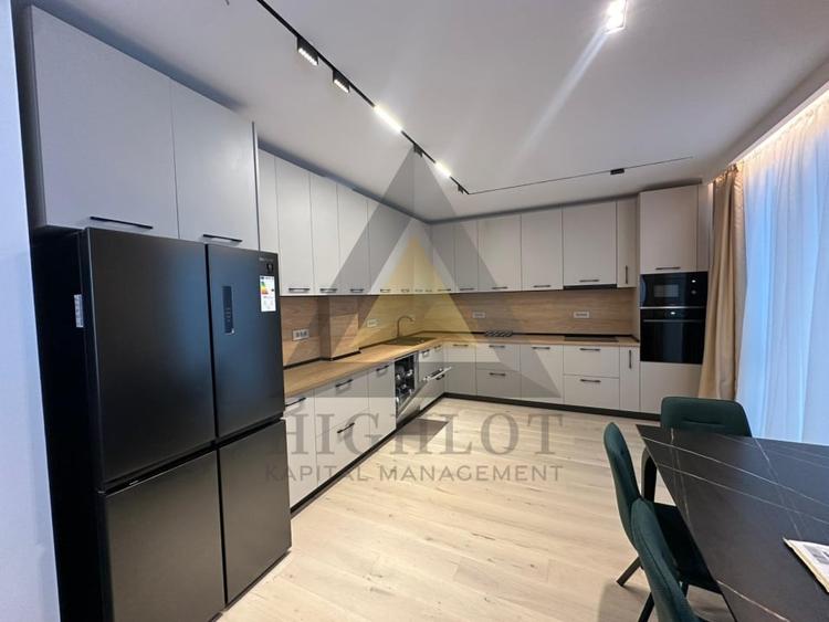 Apartament cu 3 camere decomandat, mobilat în Aviatorilor
