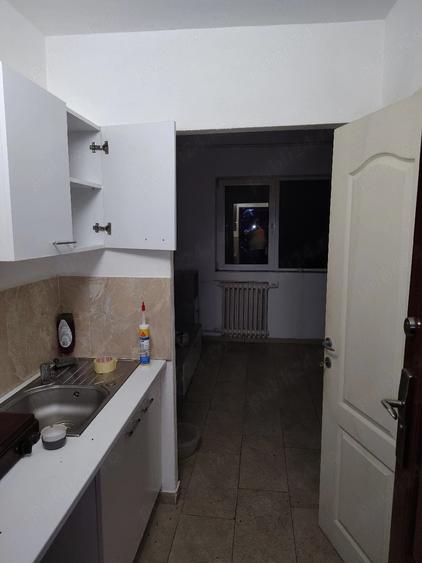Garsonieră decomandată în Steaua