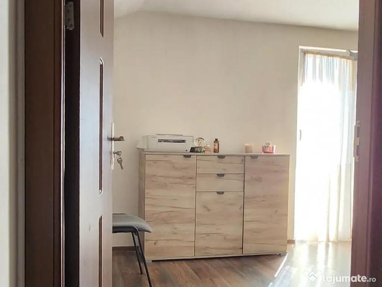 Casă cu 4 camere în Tureni
