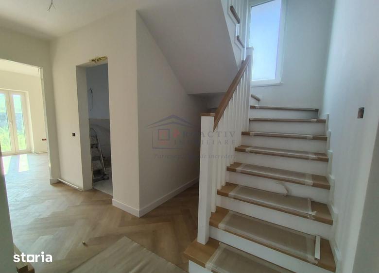 Casă cu 4 camere cu Teren 400 Mp în Ipotești