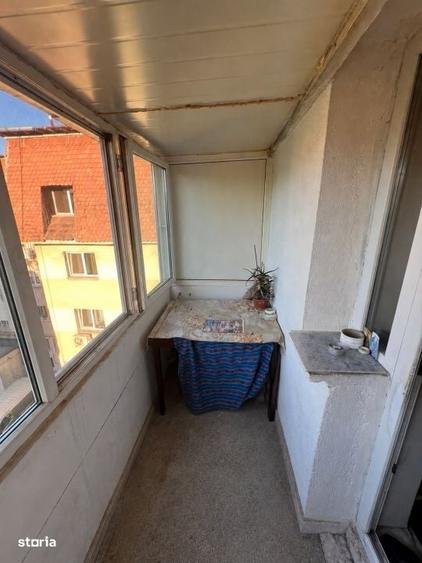 Apartament cu 3 camere decomandat în Valea Rosie
