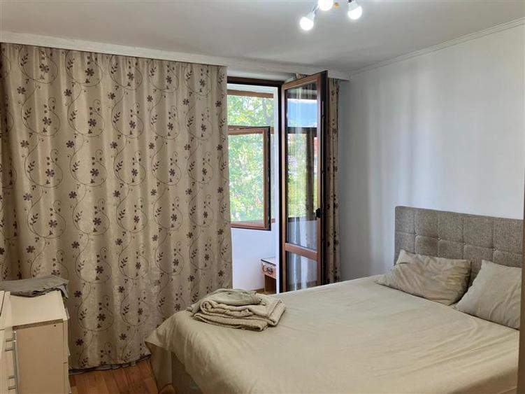 Apartament 3 camere  de vanzare  Podu Ros, - 1