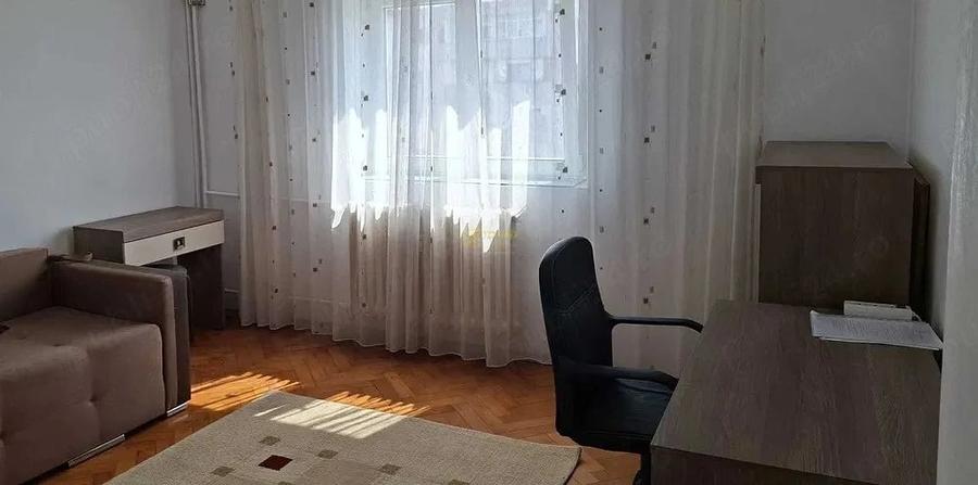 Apartament cu 2 camere decomandat în Hala Centrală