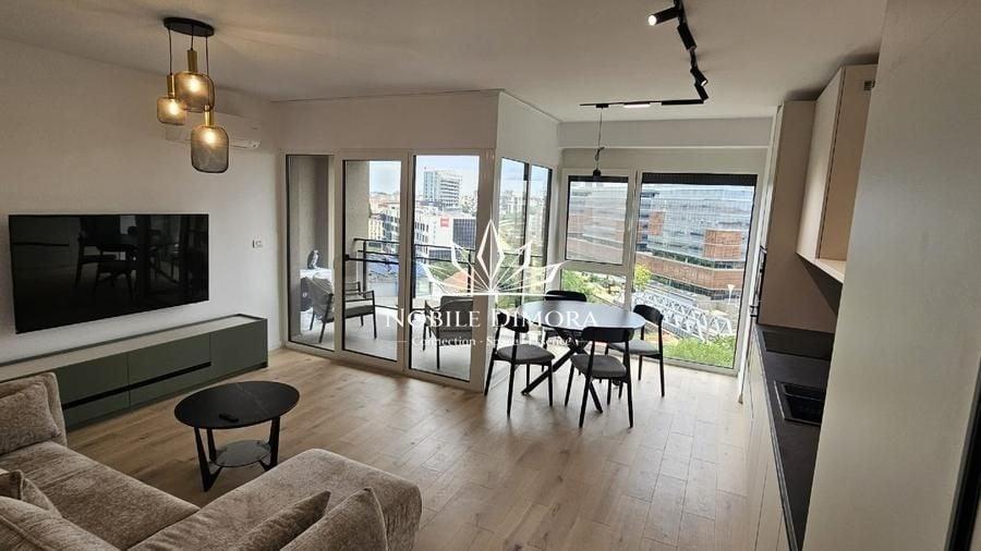 Apartament cu 2 camere semidecomandat, mobilat în Central
