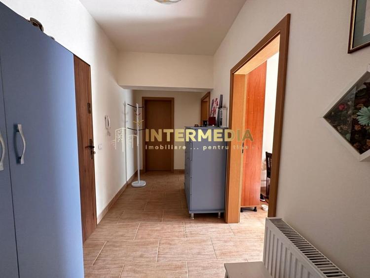 Apartament cu 2 camere decomandat, mobilat în Cetate