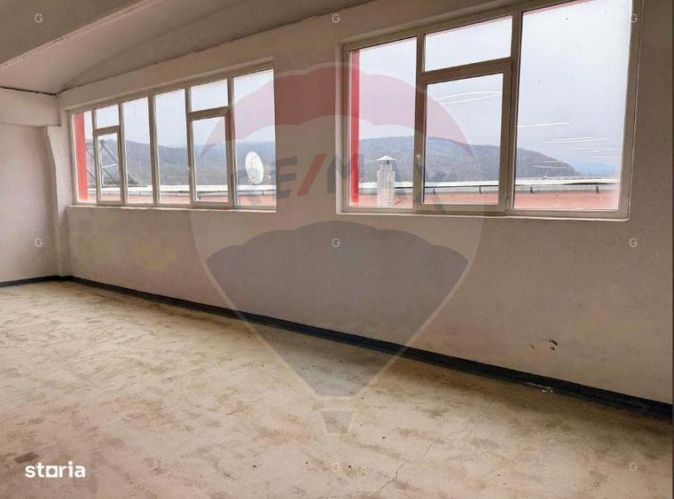 Spațiu comercial, de 1,370 mp, în Central