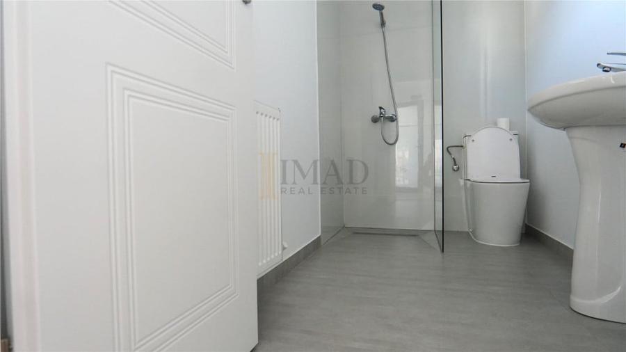 Casă cu 5 camere cu Teren 536 Mp în Nord