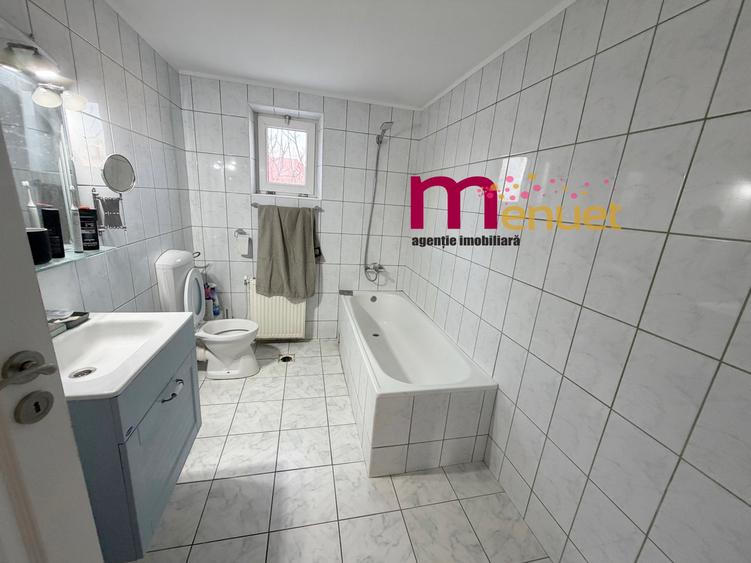 Casă cu 4 camere cu Garaj în Ultracentral