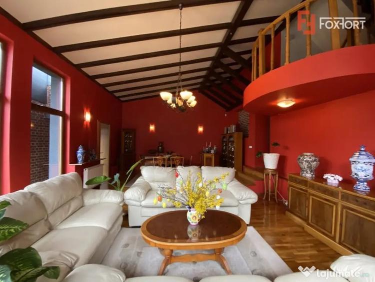 Casă cu 10 camere cu Teren 2000 Mp în Chișoda