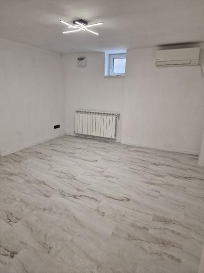 Apartament cu 5 camere semidecomandat în Dorobanți
