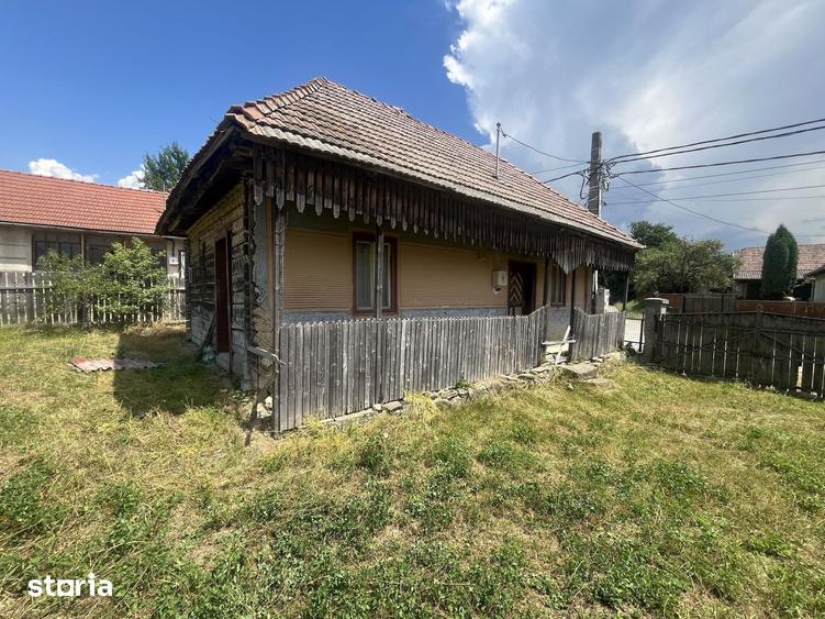 Casă cu 2 camere cu Teren 1424 Mp în Zagon