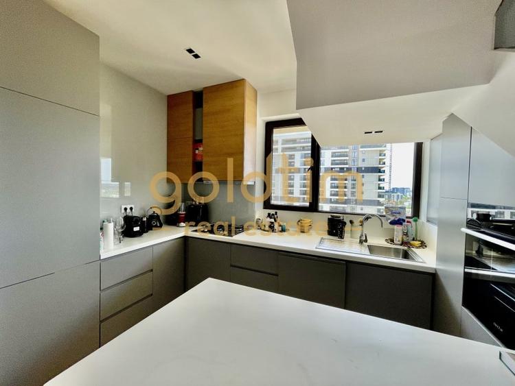 Apartament cu 4 camere decomandat în Aviației
